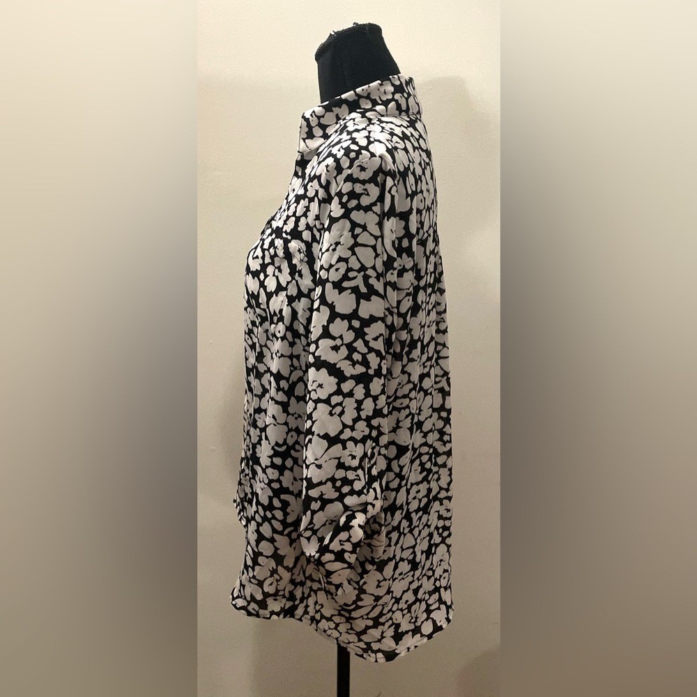 Fortune‎ + Ivy- Chic Monochrome Floral Women's Blouse Size XL - Picture 3 of 8